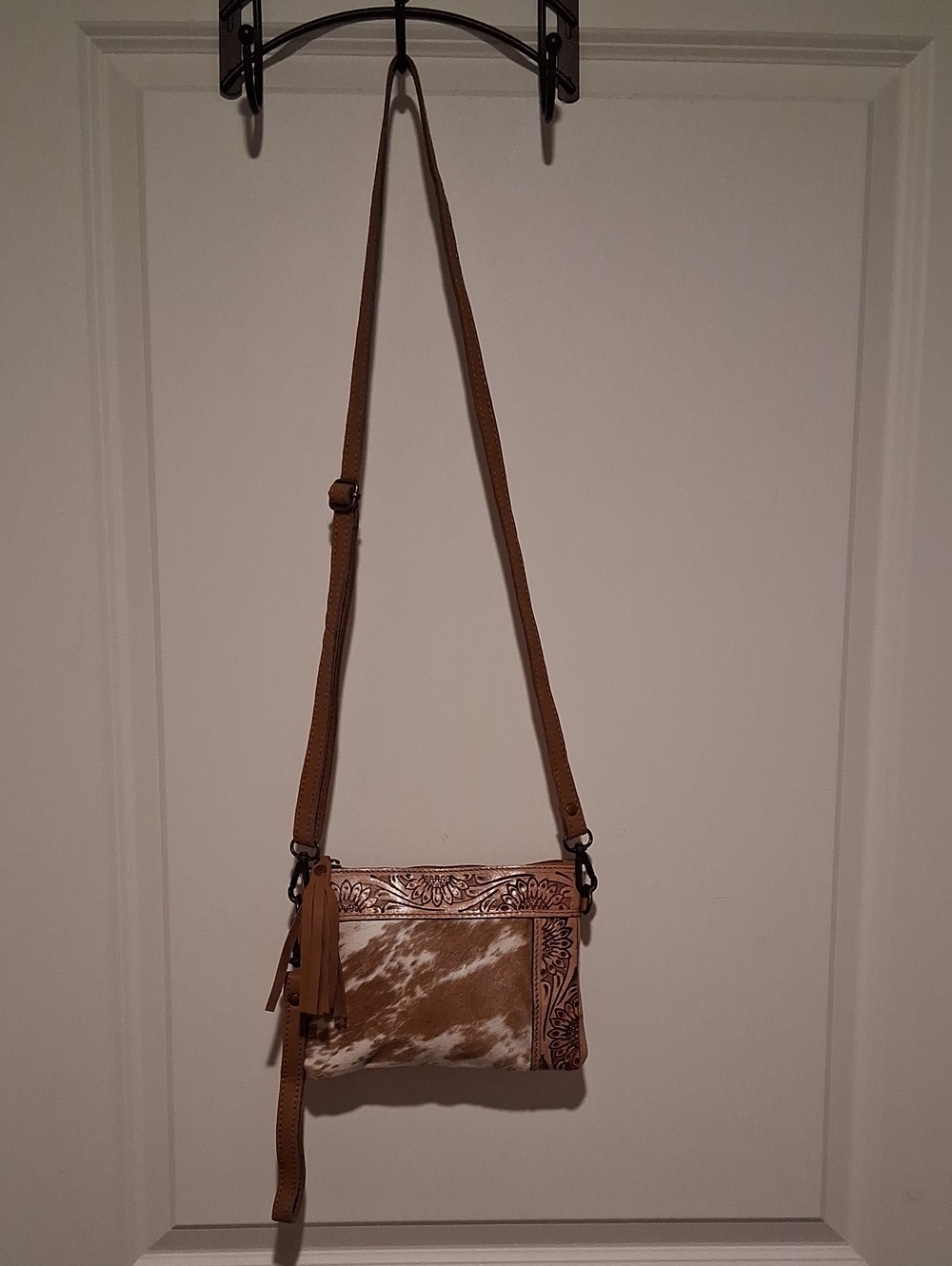 Merbaa World Tote Weekend Tan and White Leather Crossbody Bag with Tooled Trim